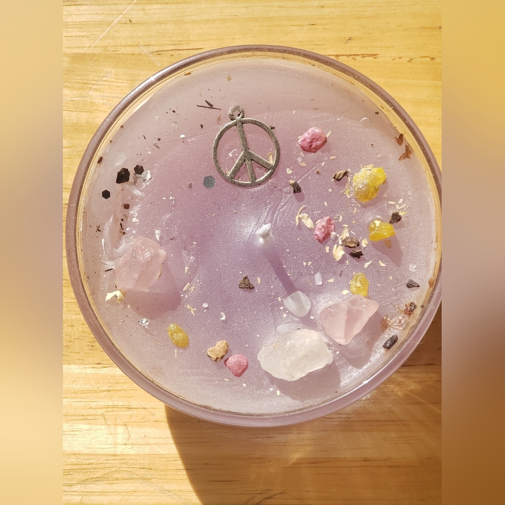 Handmade Purple Peace Soy Wax Candle - Picture 6 of 6